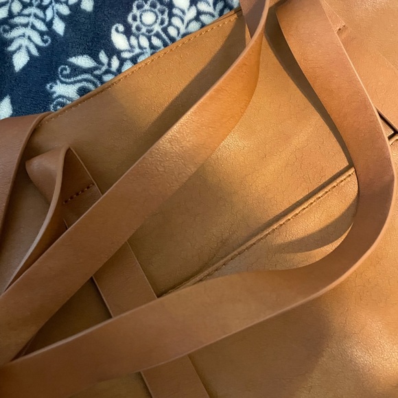 EXCELLENT CONDITION Universal Thread Brown Hobo Shoulder Bag - Super Roomy! - Picture 6 of 13